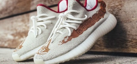 《刺客教条：起源》全球限量YEEZY鞋曝光